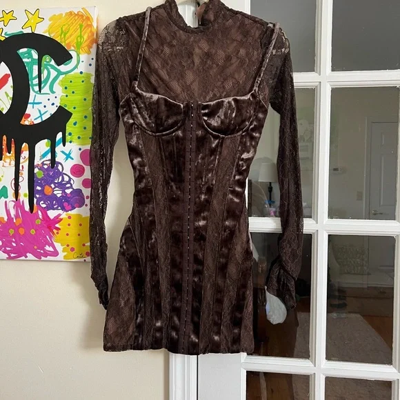 BROWN VELVET & LACE CORSET DRESS Marica - Picture 3 of 4